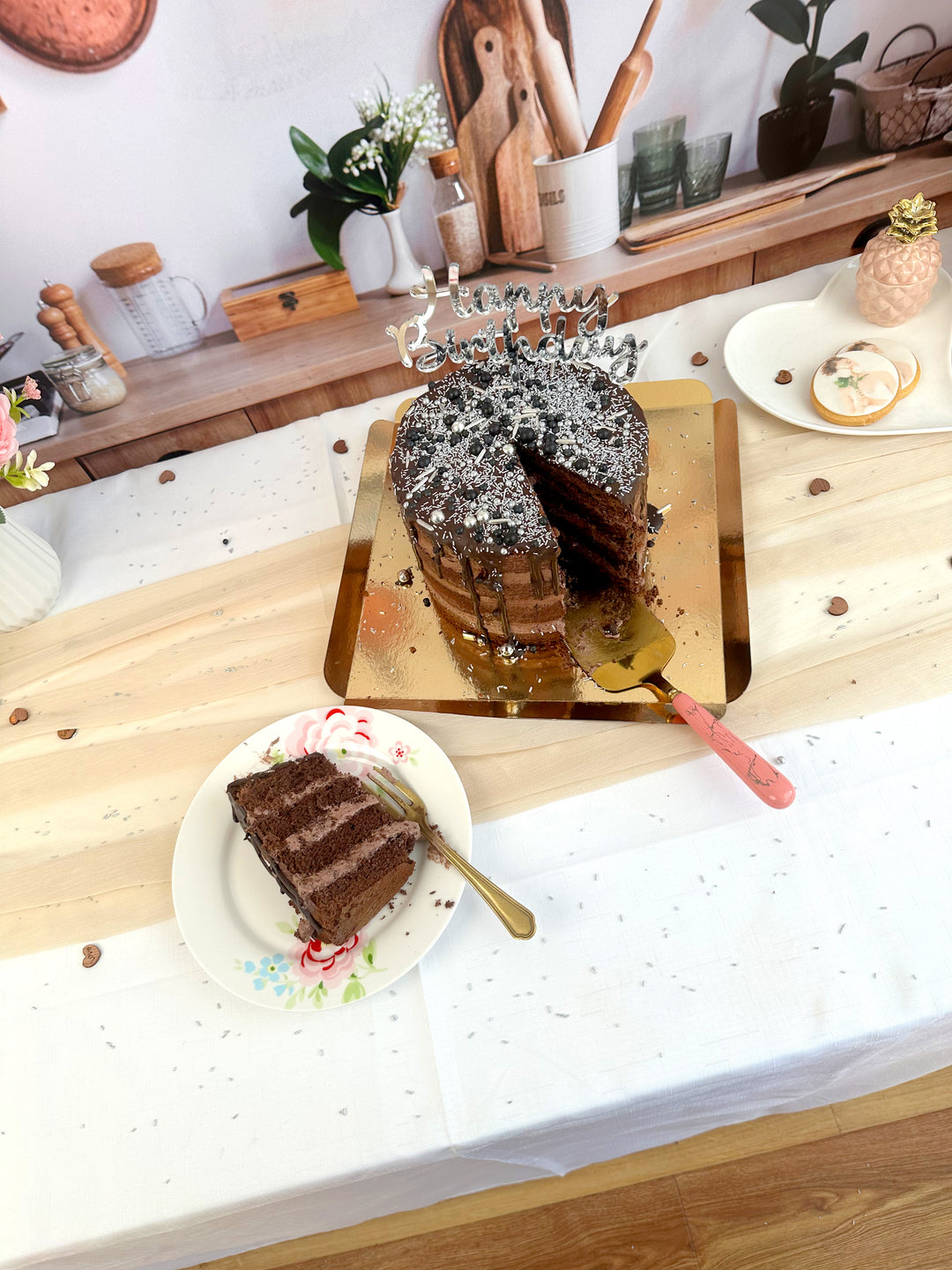Choklad Naked Cake - olika storlekar