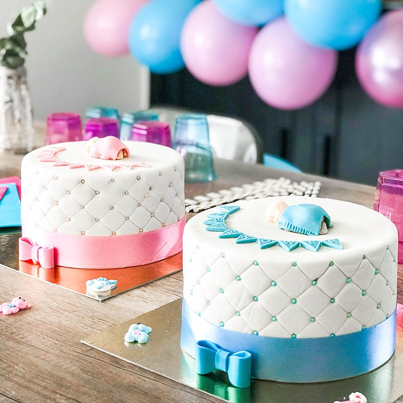 Blå babyshower tårta 