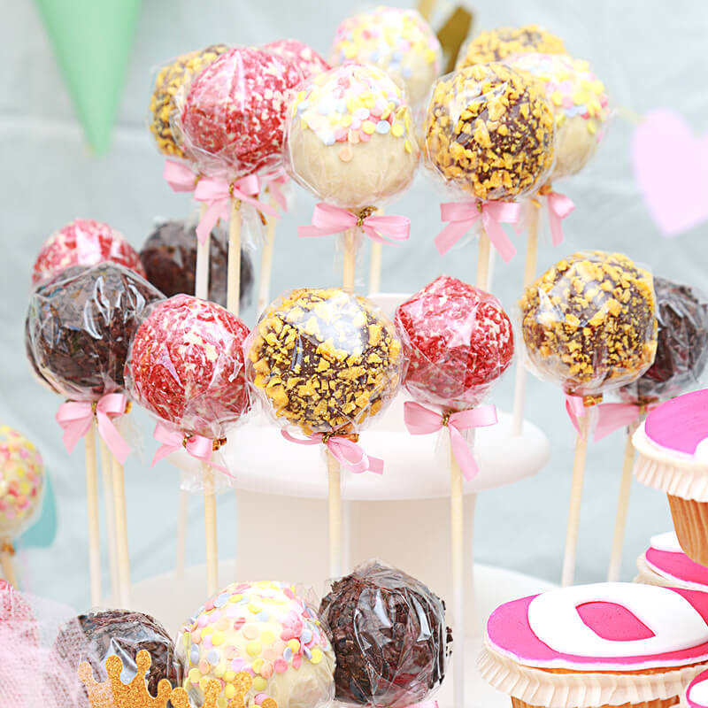 Cake-Pops med Logotyp, Apelsin- & Jordgubbstopping (12 st)