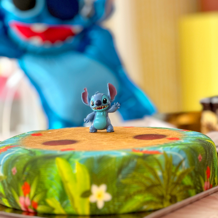 Stitch® på tropisk strandtårta